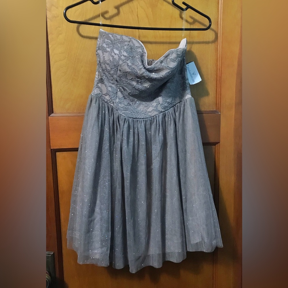 NWT Strapless Windsor Dress. M.